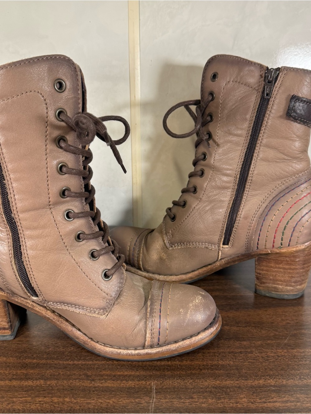Taos Fab Combat Boots 39 US 8-8.5 Tan Chunky Heels Gorpcorp Granola Boho Leather - Picture 7 of 12